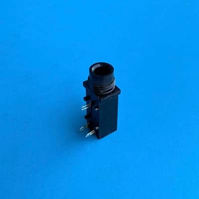 CASIO WK-1800 Keyboard Part: TS Sustain Pedal Input Mono 3-Pin Socket image 6