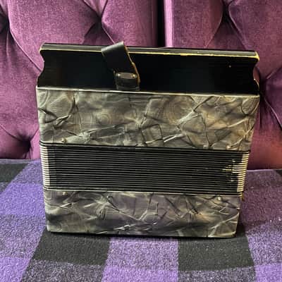 Hohner Pre-Pokerwork C/F Button Accordion image 4