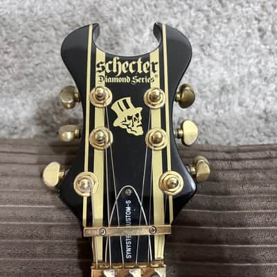Schecter Synyster Gates Custom-S - Black and gold pinstripes image 8