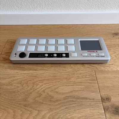Immagine Vestax PAD-One USB Midi Controller with original box, packaging and cables! Like New! - 9