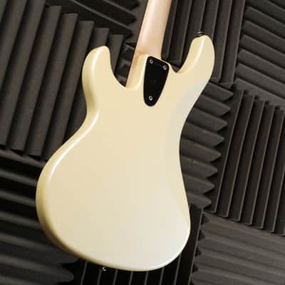 G&L USA SB-2 - 1999 - White image 8