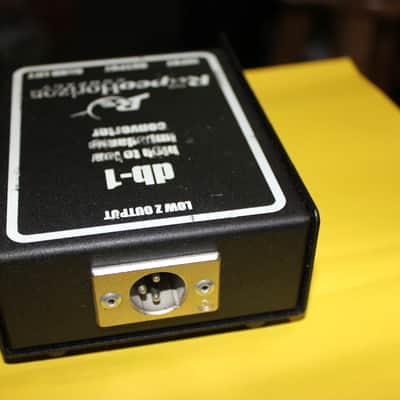 RapcoHorizon Direct Box 1/4" Hi-Z to XLRM Lo-Z  w/ground lift image 3