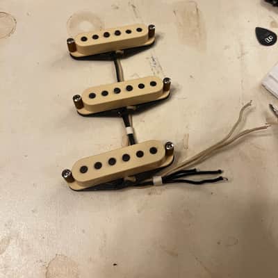Fender Custom Shop Hand-Wired '57 Stratocaster Pickups “SGB” Aged White image 2