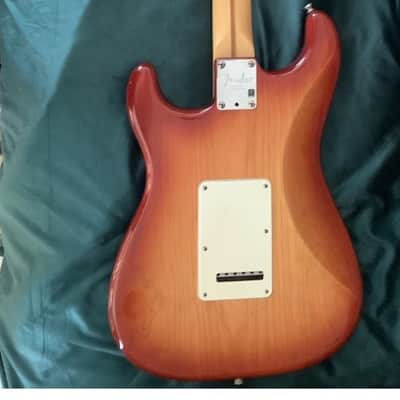 Fender American Standard Stratocaster 2008 – Sienna Sunburst with upgraded Seymour Duncan pickups and locking tuners image 3