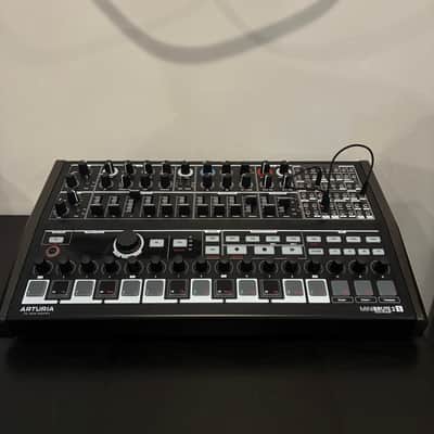 Arturia MiniBrute 2S Noir Edition Desktop Synthesizer 2022 - Present - Black image 5