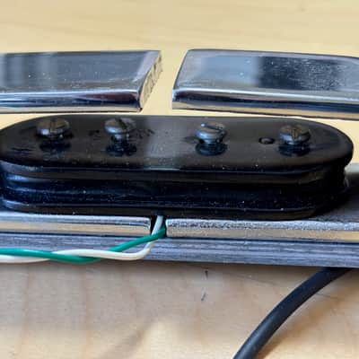 Rickenbacker 4000 4001 Horseshoe Parts Pickup with vintage 1950's 1960's Magnets and Baseplate image 2