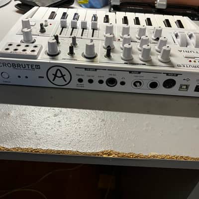 Arturia Microbrute SE 25-Key Synthesizer 2015 - White image 6