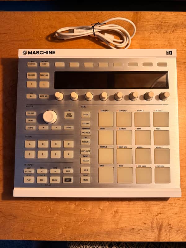Native Instruments Maschine MKII 2010s - White image 1