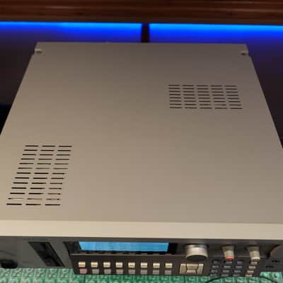 Akai S3000 MIDI Stereo Digital Sampler image 5