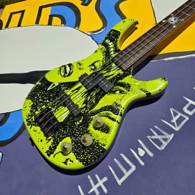 Squier MB-4 Modern Bass 2002 - 2010 - Skull and Crossbones image 9