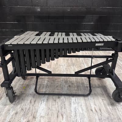 Majestic 3.0 Octave Silver Bar Vibraphone on Field Frame (Preowned MCDC 2025) image 3