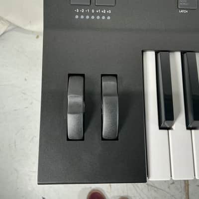 Akai MPC Key 61 Standalone Workstation Synthesizer 2020s - Black image 4