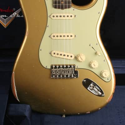 Fender Custom Shop Late 1962 Stratocaster Relic with Closet Classic Hardware Rosewood Fingerboard Aged Aztec Gold CZ577433 image 1