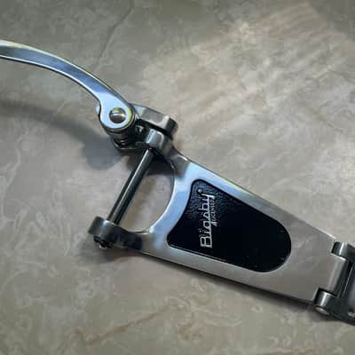 Bigsby B60 Vibrato Tailpiece with Tremolo Bar, Polished Aluminum Chrome image 3