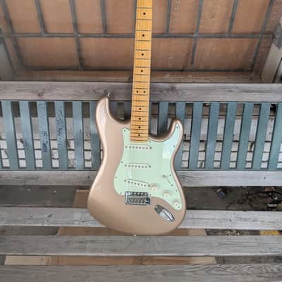 Fender American Professional Classic Stratocaster - Faded Firemist Gold image 2
