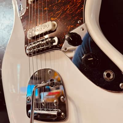 Squier Vintage Modified Jaguar Olympic White image 10
