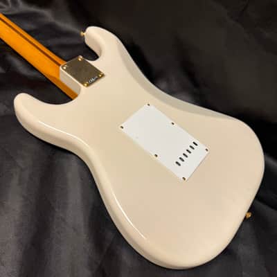 Fender Limited Edition Vintera III Late '50s Stratocaster White Blonde w/ Deluxe Gig Bag image 7