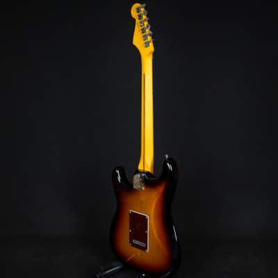 Fender American Professional II HSS Stratocaster Rosewood Fingerboard 3-Color Sunburst 2022 (US22110852) image 10