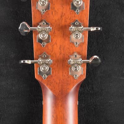 Eastman E2D-DLX-SB Solid Cedar/Sapele Dreadnought Sunburst Truetone Gloss image 10
