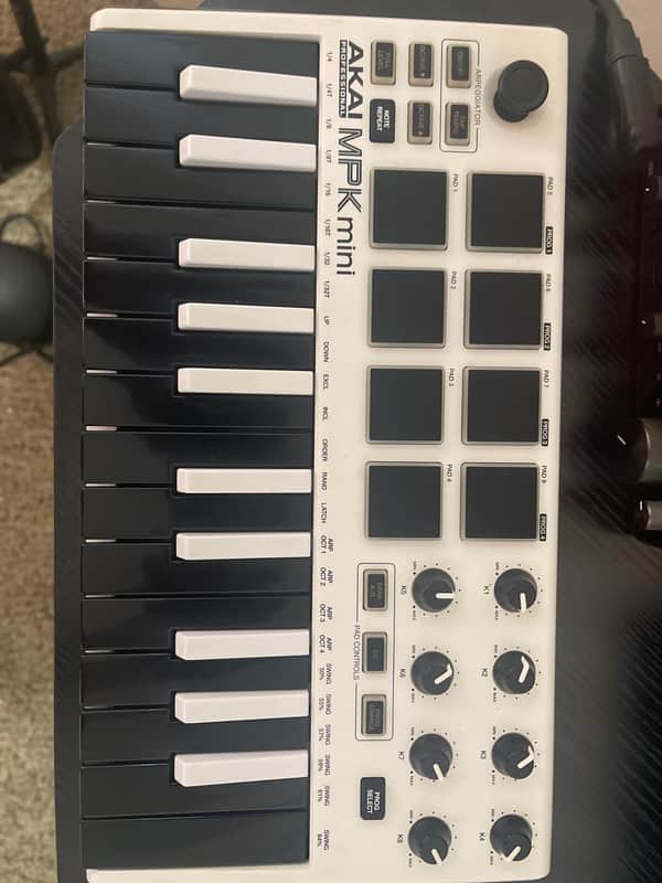 Akai MPK Mini MkII 25-Key MIDI Controller image 1