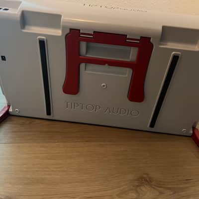 Tiptop Audio Mantis Eurorack Case 2020s - Grey/Red image 4