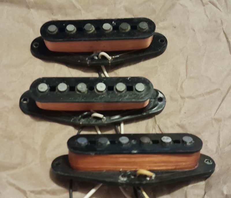 Pickup  X1 1979/1982  Fender Stratocaster Era Dan Smith 016730  Black image 1