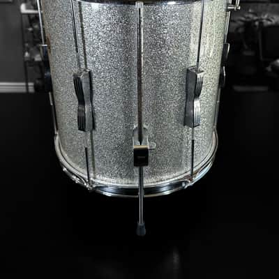 Ludwig No. 996-1 Club Date Outfit Drum Set (8x12"/14x14"/14x20") w/ Keystone Badges 1967 - Silver Sparkle image 10