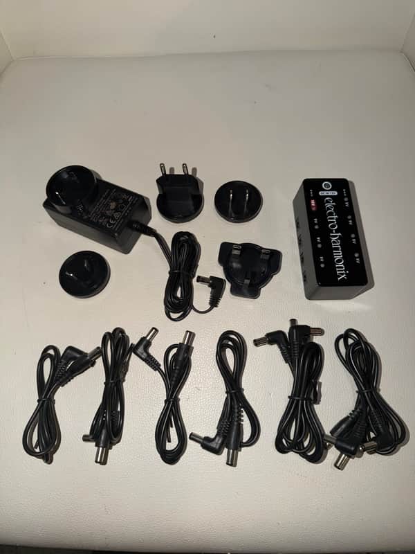 EHX Electro-Harmonix S8 Multi-Output Power Supply – Complete with International Plugs, Cables, Box & Docs – Excellent Condition image 1