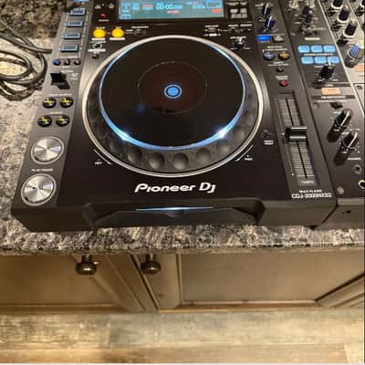 Pioneer CDJ-2000NXS2 Professional Multi Player 2010s - Black image 3