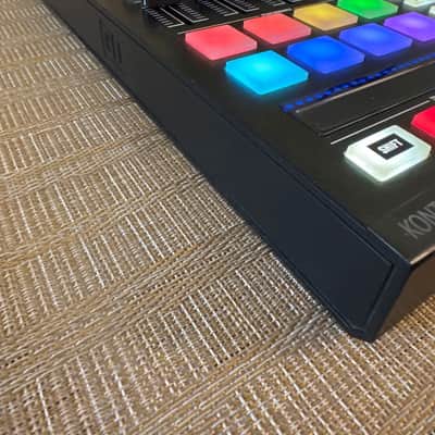 Native Instruments Traktor Kontrol D2 2010s - Black image 2