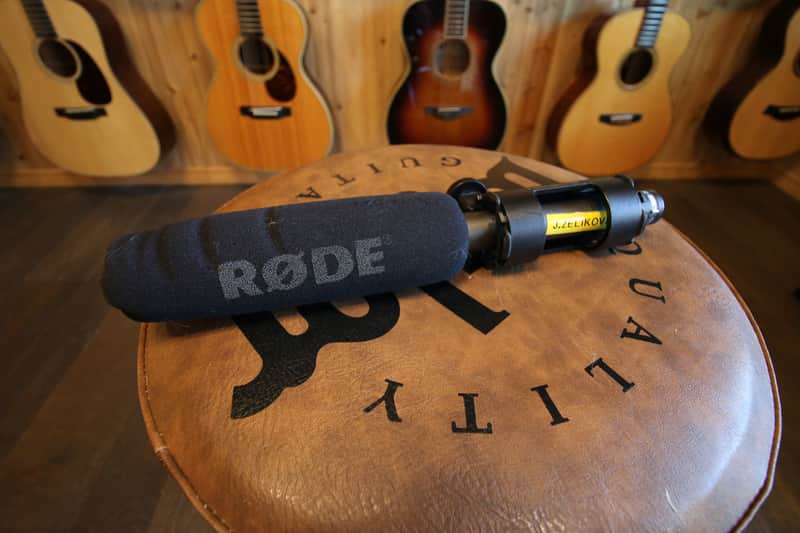 RODE NTG2 Shotgun Microphone Black with Mount + Windscreen Cover image 1