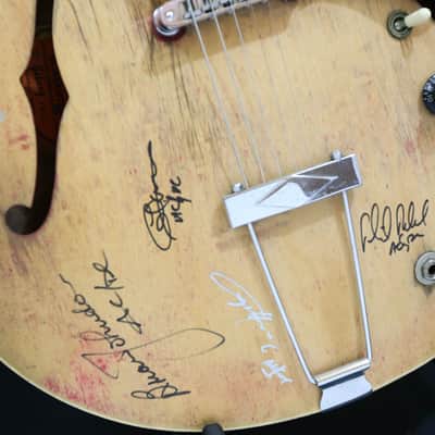 Mid 70s Gibson ES 335 Signed by AC/DC image 12