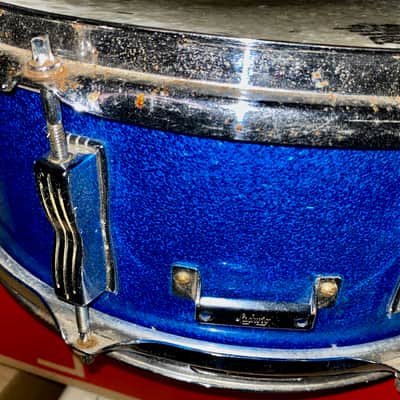 Ludwig No. 908 Jazz Festival 5x14" 8-Lug Snare Drum with Keystone Badge 1960 - 1968 - Blue Sparkle image 6