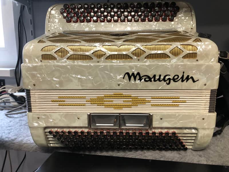 MAUGEIN accordéon bouton 3 voix-120basses image 1