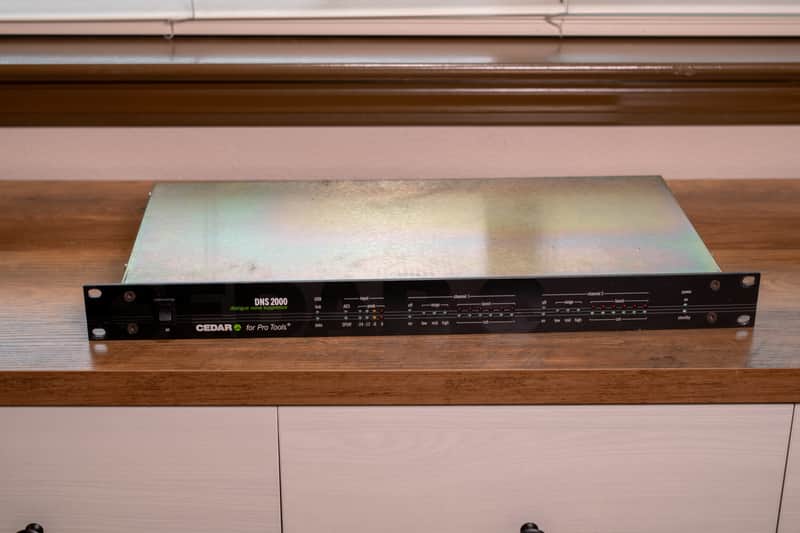 Cedar DNS 2000 Dialogue Noise Suppressor (DNS-2-02251) image 1