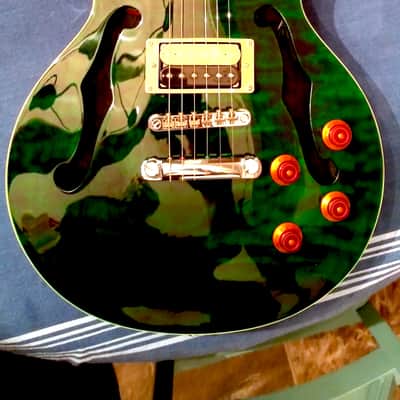 Xaviere XV 550 Green Semi-Hollowbody 2017 - Gloss image 1