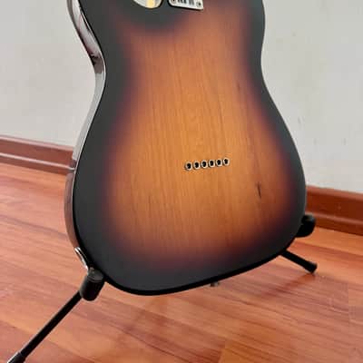 Fender  Deluxe Nashville Telecaster  2019 Maple Fingerboard image 6