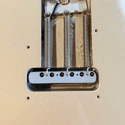 1997 Fender American Vintage '62 Stratocaster - Shoreline Gold image 18