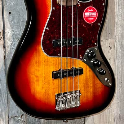 2025 Squier Classic Vibe '60s Jazz Bass Fretless - 3-Color Sunburst, Support Indie Guitar Shops and Buy it Here! image 3