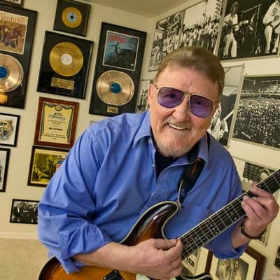 Wilson Bros VM110 The Ventures Model 3-Tone Sunburst 2005 w/Hardshell Case(Owned by Don Wilson of The Ventures) image 17