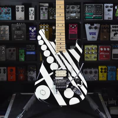 EVH Striped Series "Circles/See Ya" 2010 - 2024 - Gloss Black/White image 2