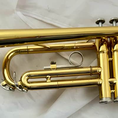 Yamaha YTR-2330 Standard Trumpet 2010s - Lacquered Brass image 10