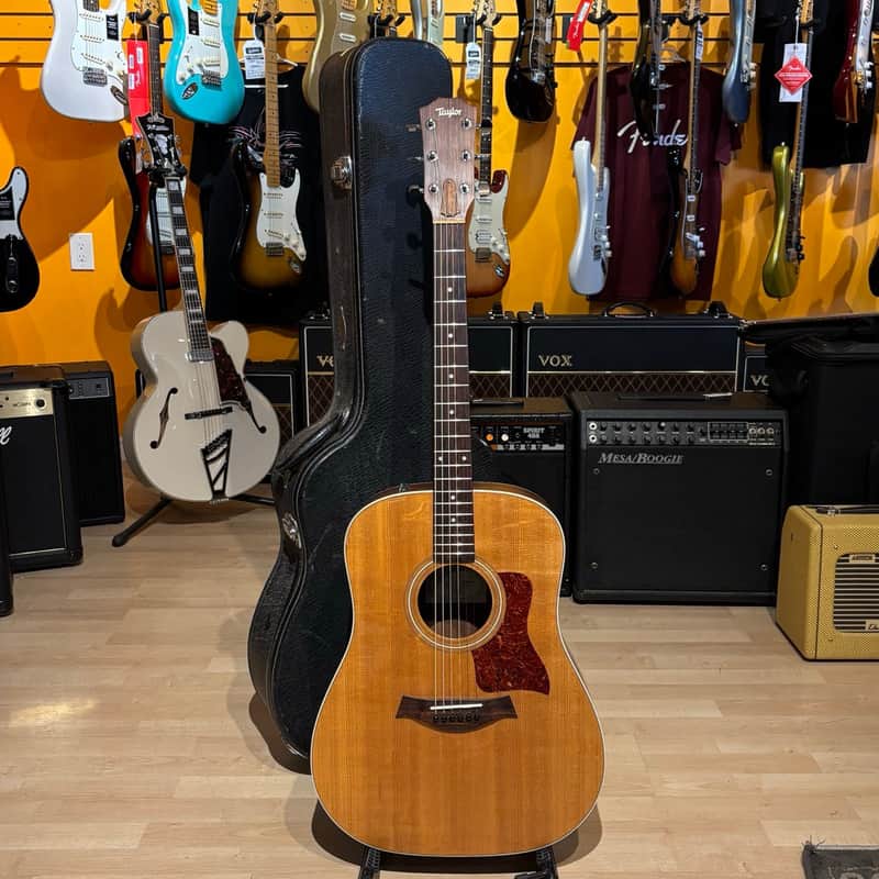 Taylor - 210E Dreadnaught Acoustic - Electric  w/ Taylor Hard Shell Case (Natural-2007) - USED