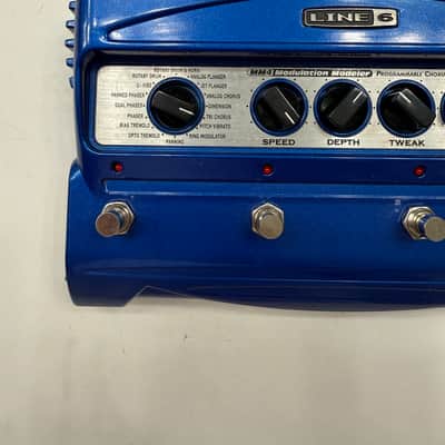 Line 6 MM4 Modulation Modeler Programmable Guitar Multi Effects Pedal + PSU image 2