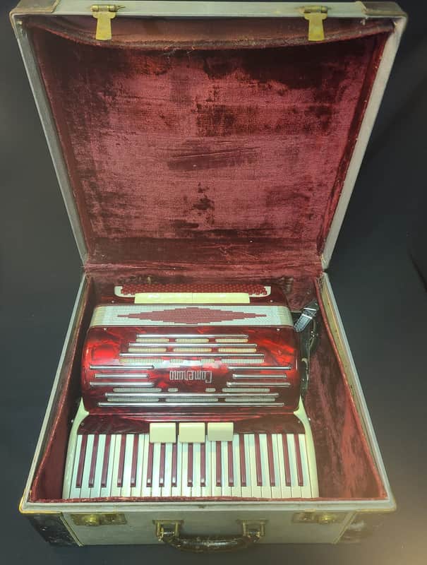 Camerano L 502-64 pre 1960 - Red and White image 1