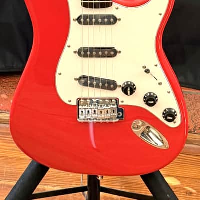 Fender MIJ Limited International Color Stratocaster – Morocco Red (2023, Rosewood, U‑Neck, Vintage SSS), Upgraded Gig Bag image 10