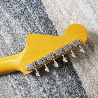 1997-2000 Fender Japan CIJ JG66-85 ’62 Reissue Jaguar 3-Tone Sunburst image 9