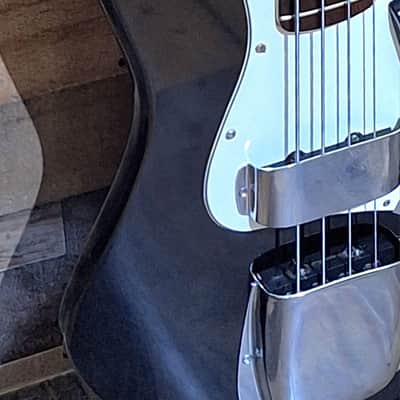 2000 Fender Standard Jazz Bass with Hardshell Case image 4