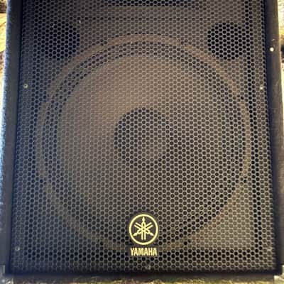 Yamaha BR15 400w 2-Way Passive 15
