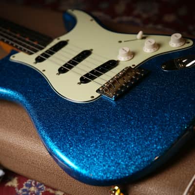 Fender USA Custom Shop 62 Flamethrower Stratocaster Relic Blue Sparkle image 7